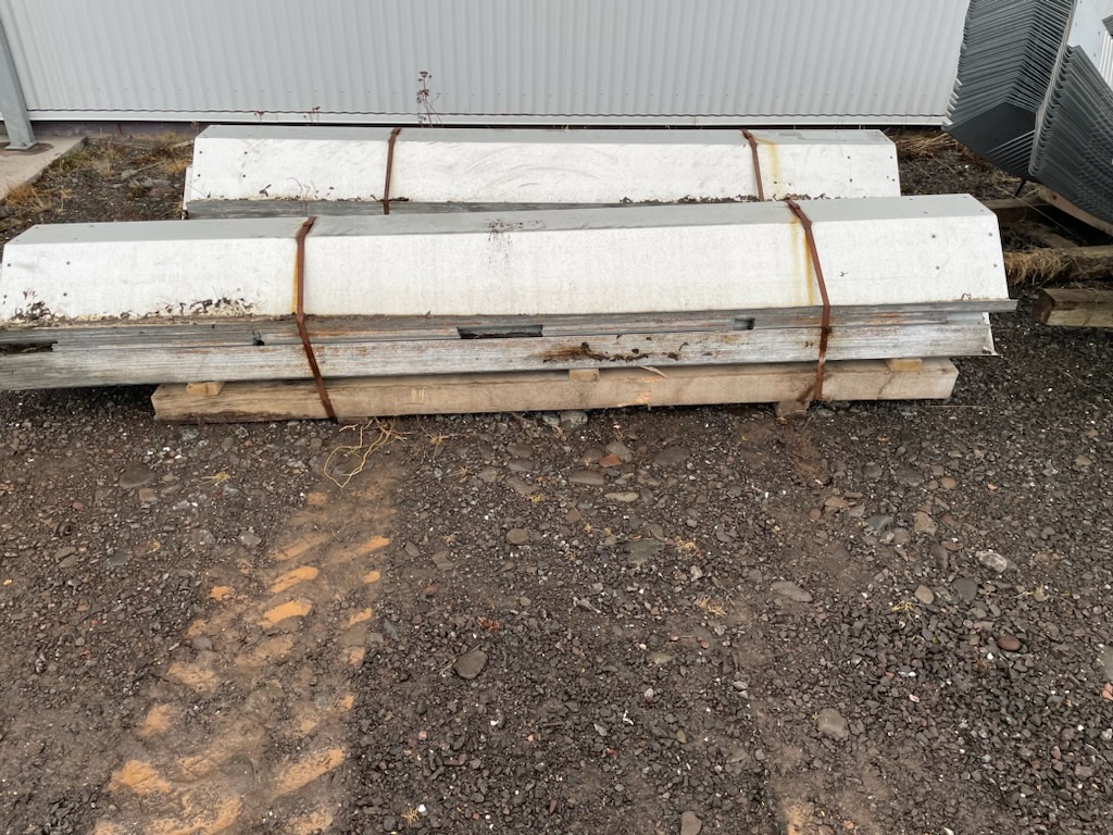 SELT / SOLD - Durospan - tækjahús - 250fm. 25mx10m -hurðar á báðum endum 3