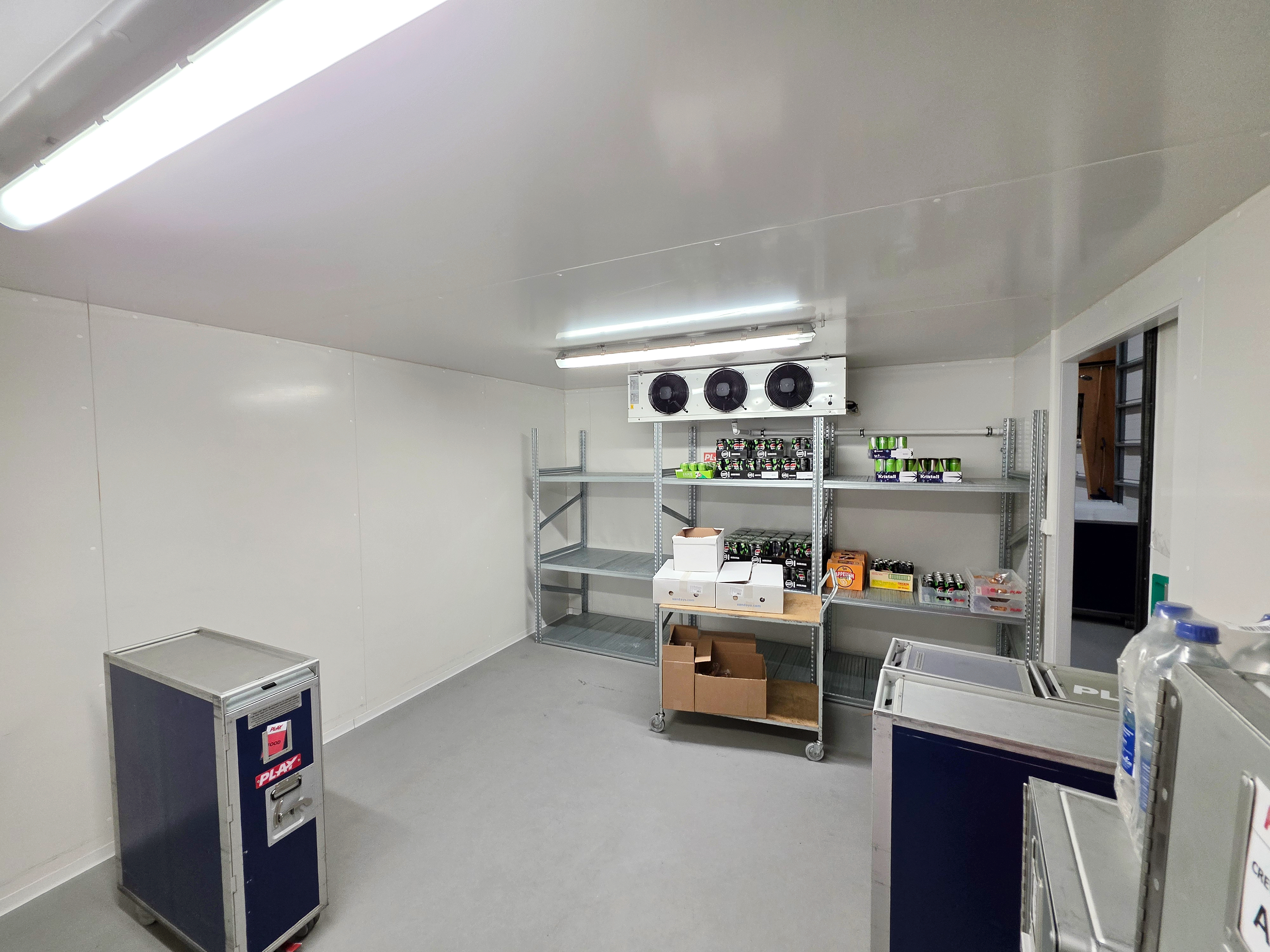 SELT / SOLD Kælir - manngengur, 23m2. 2