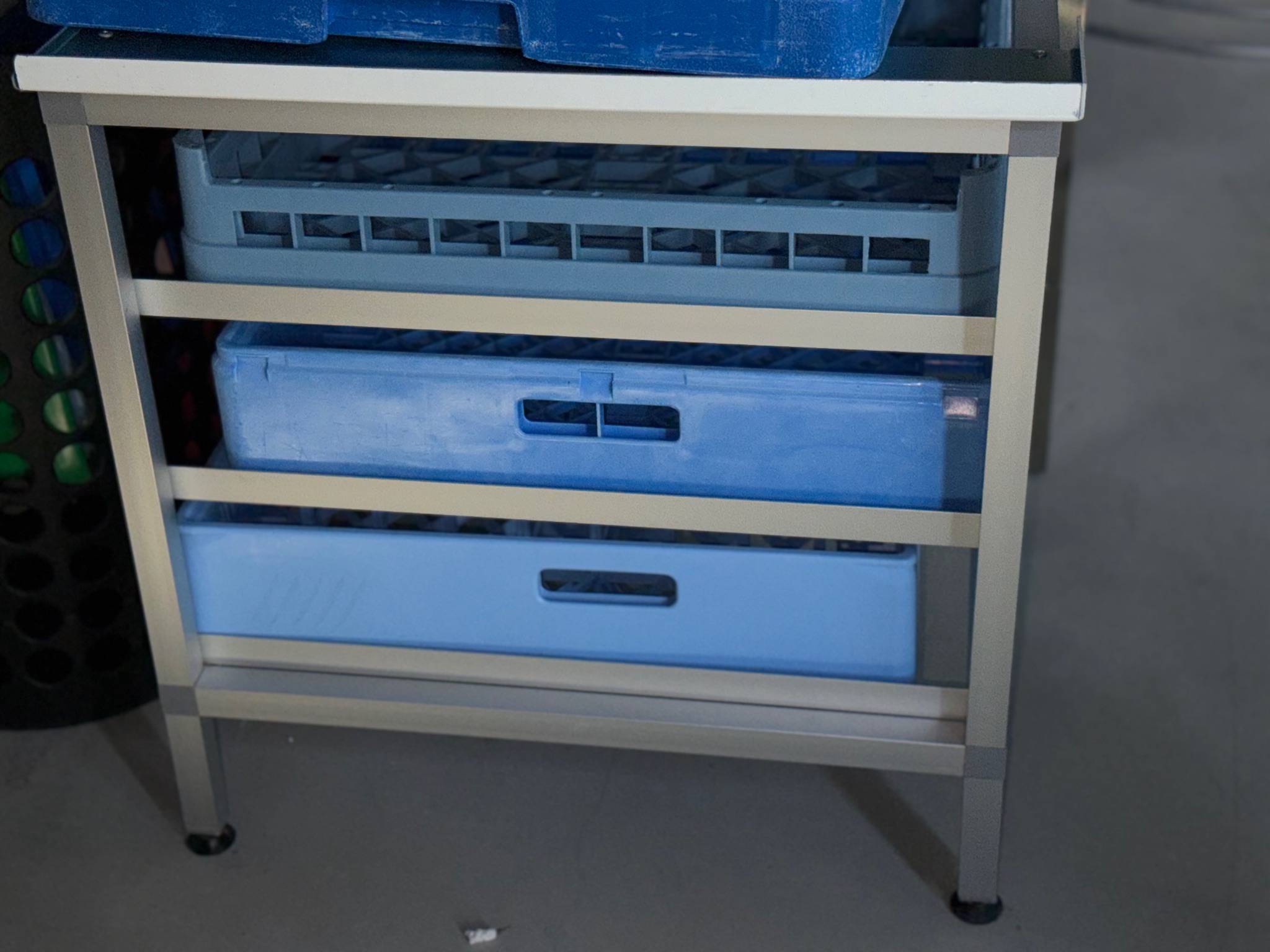 SELT / SOLD Bakkavagn m. 4 bökkum H60xB60xD57sm. 2