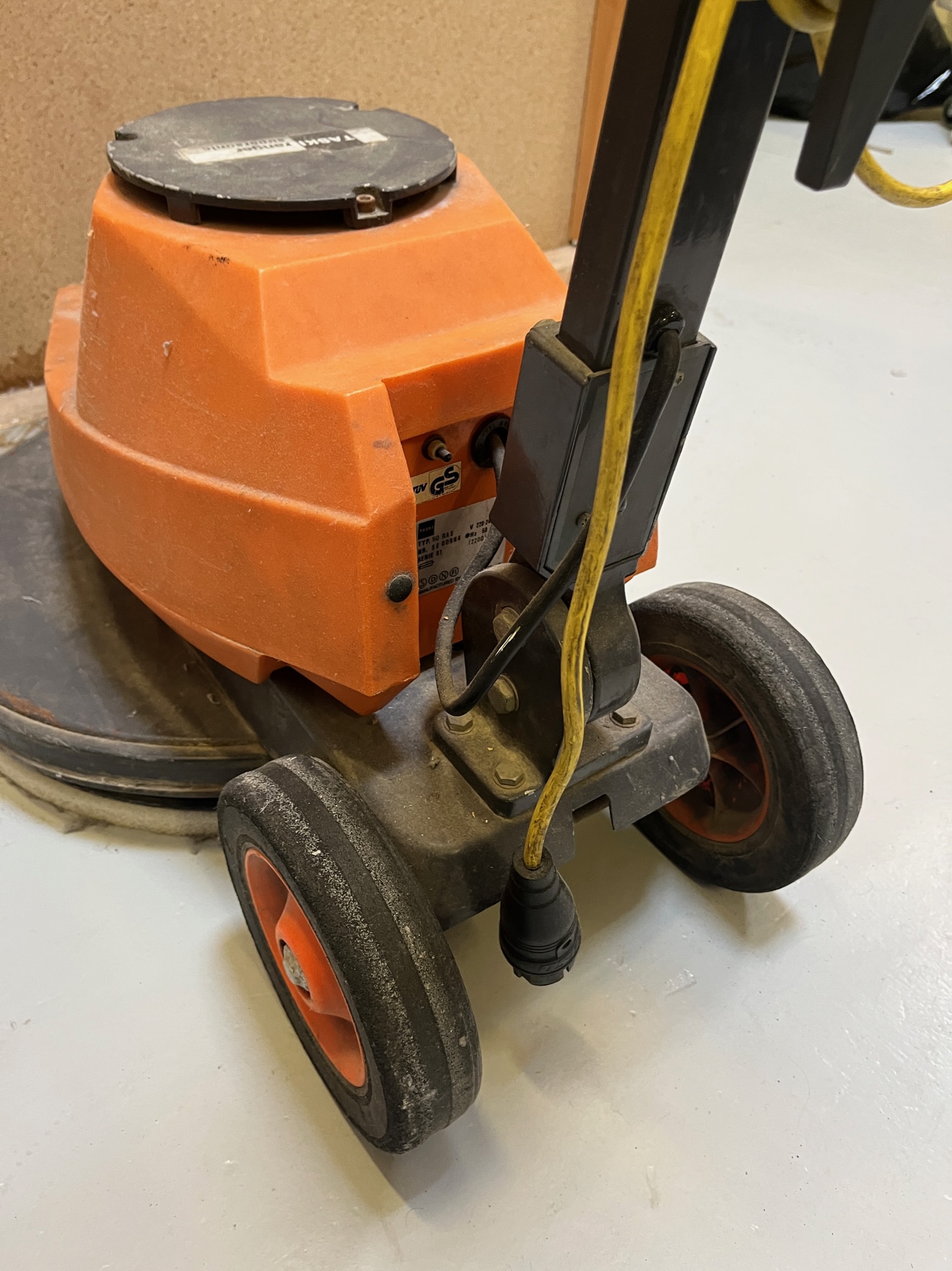SELT / SOLD Taski skúringarvél 4