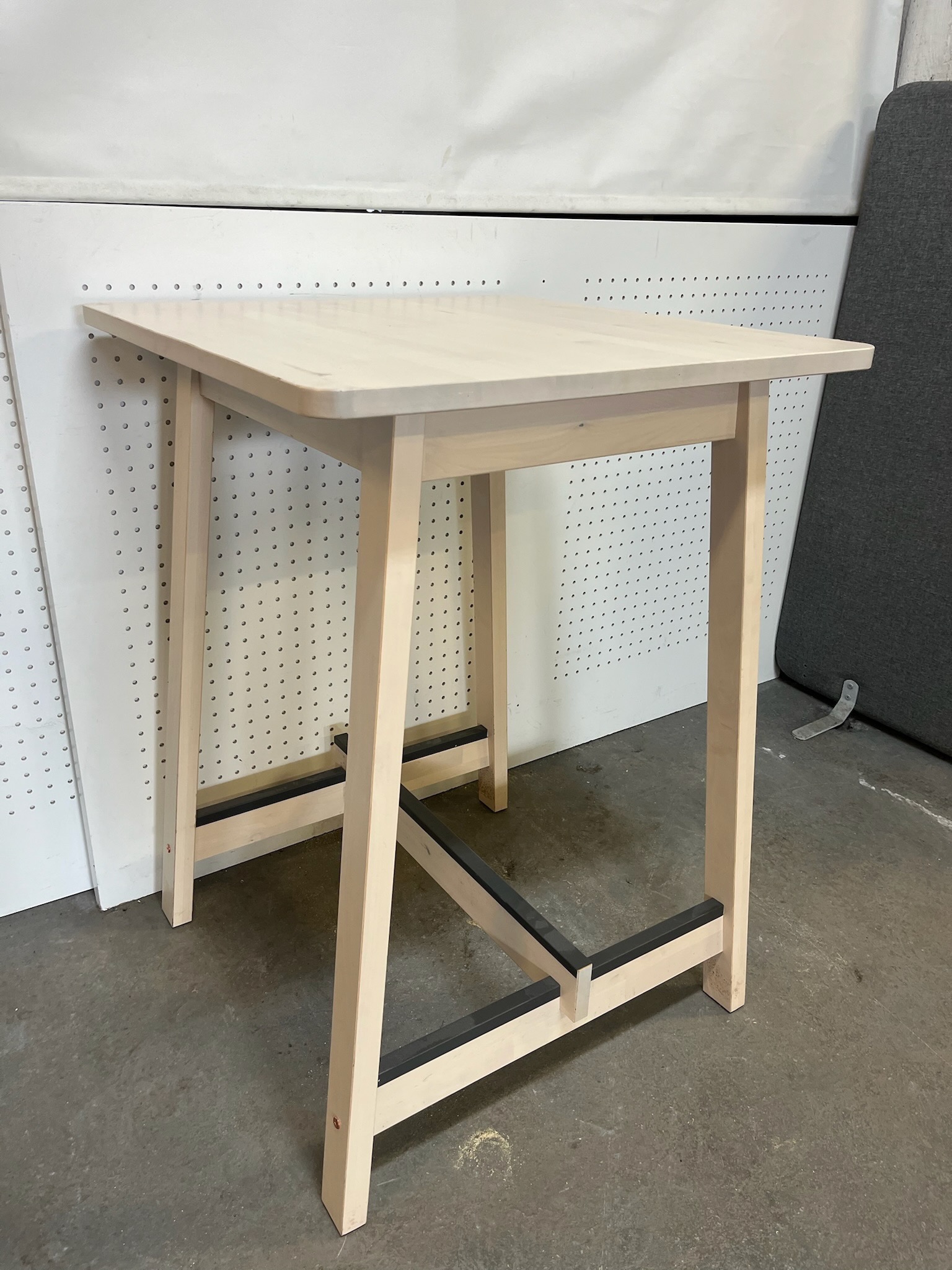 SELT / SOLD IKEA háborð, H101 x D74 x B73 sm.