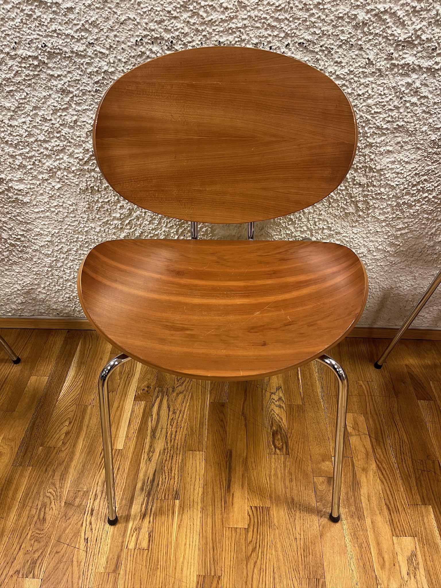 SELT / SOLD viðarstólar, staflanlegir (44 stk.)
