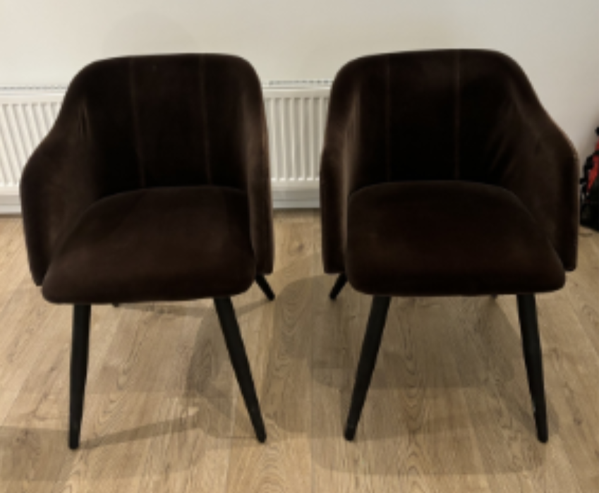 SELT / SOLD Broste Pernille stóll, brúnn (2 stk.) - sýningareintök