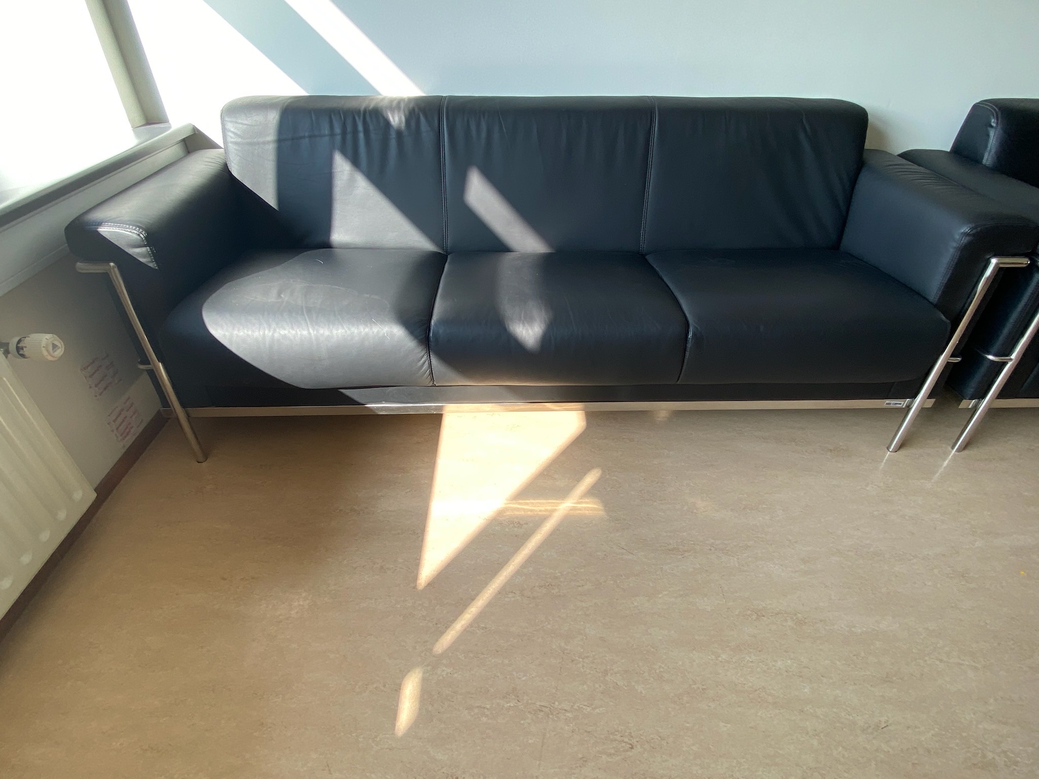 SELT SOLD Vandaður leðursófi - B205 x D65 sm. (2 stk.) - Alþingi 4