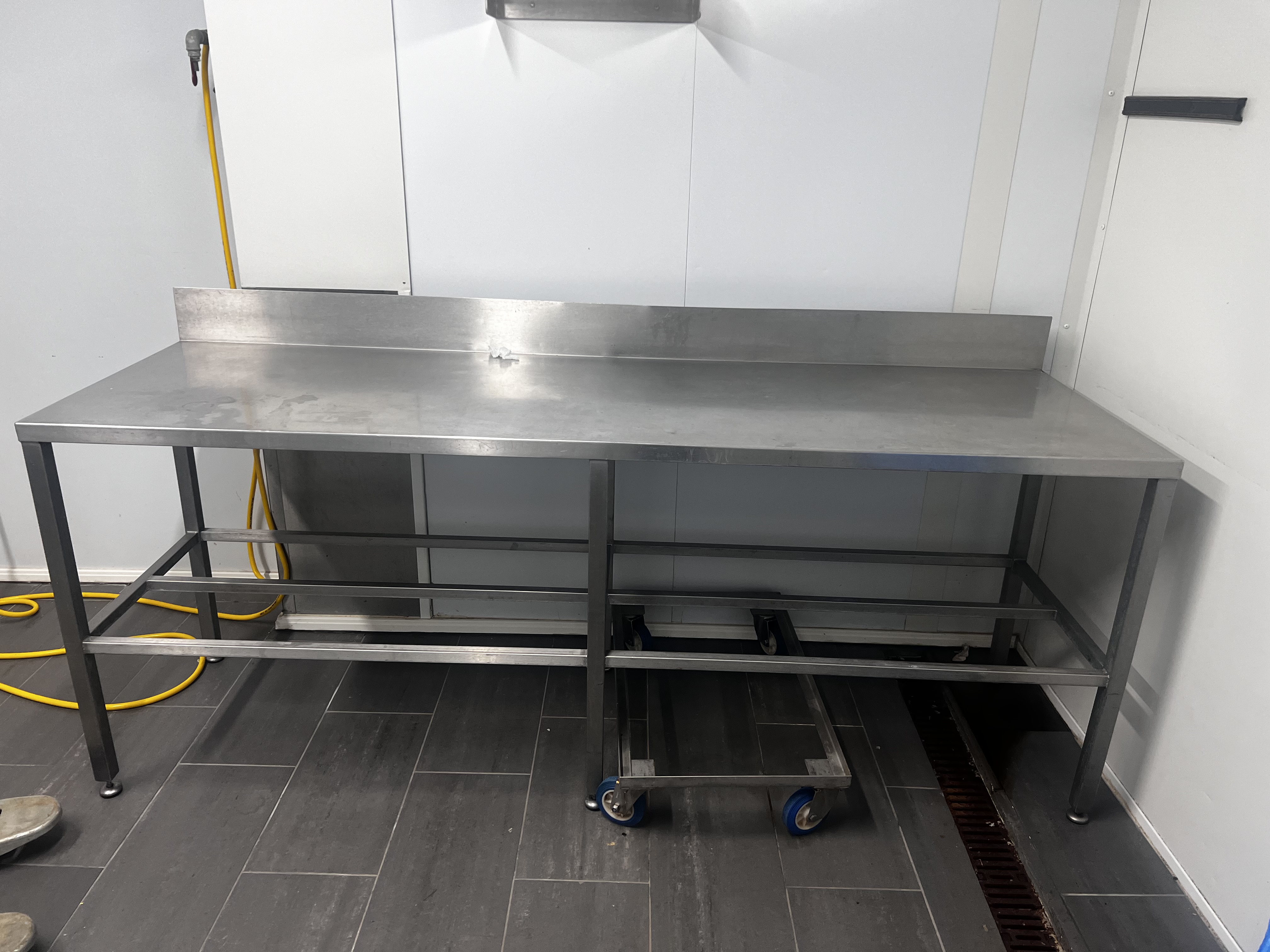 SELT / SOLD - Ryðfrítt stálborð - preppborð með kanti. 3