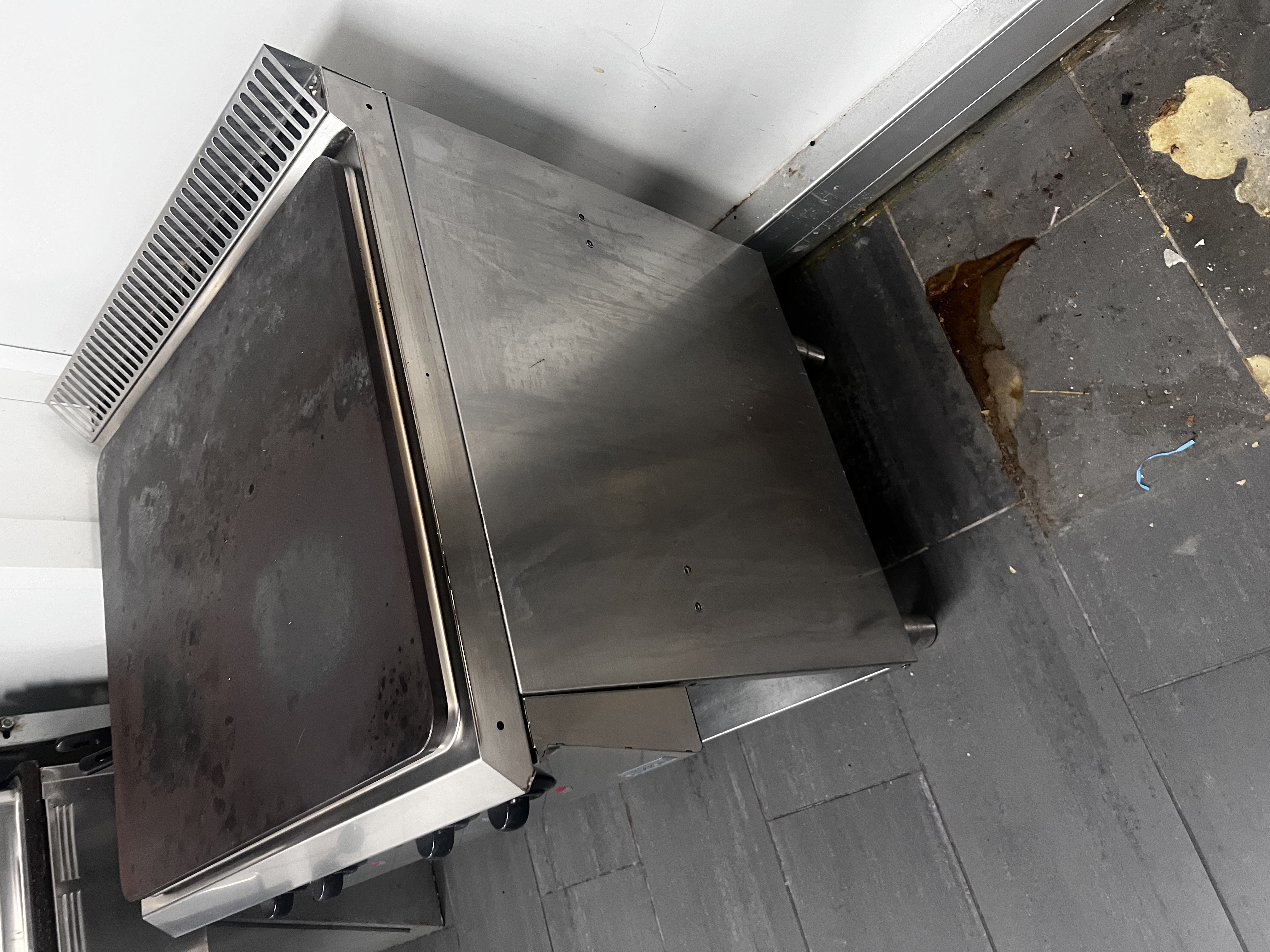 SELT / SOLD - Dexion flatpanna - steikarpanna notuð - Verslunartæ 3