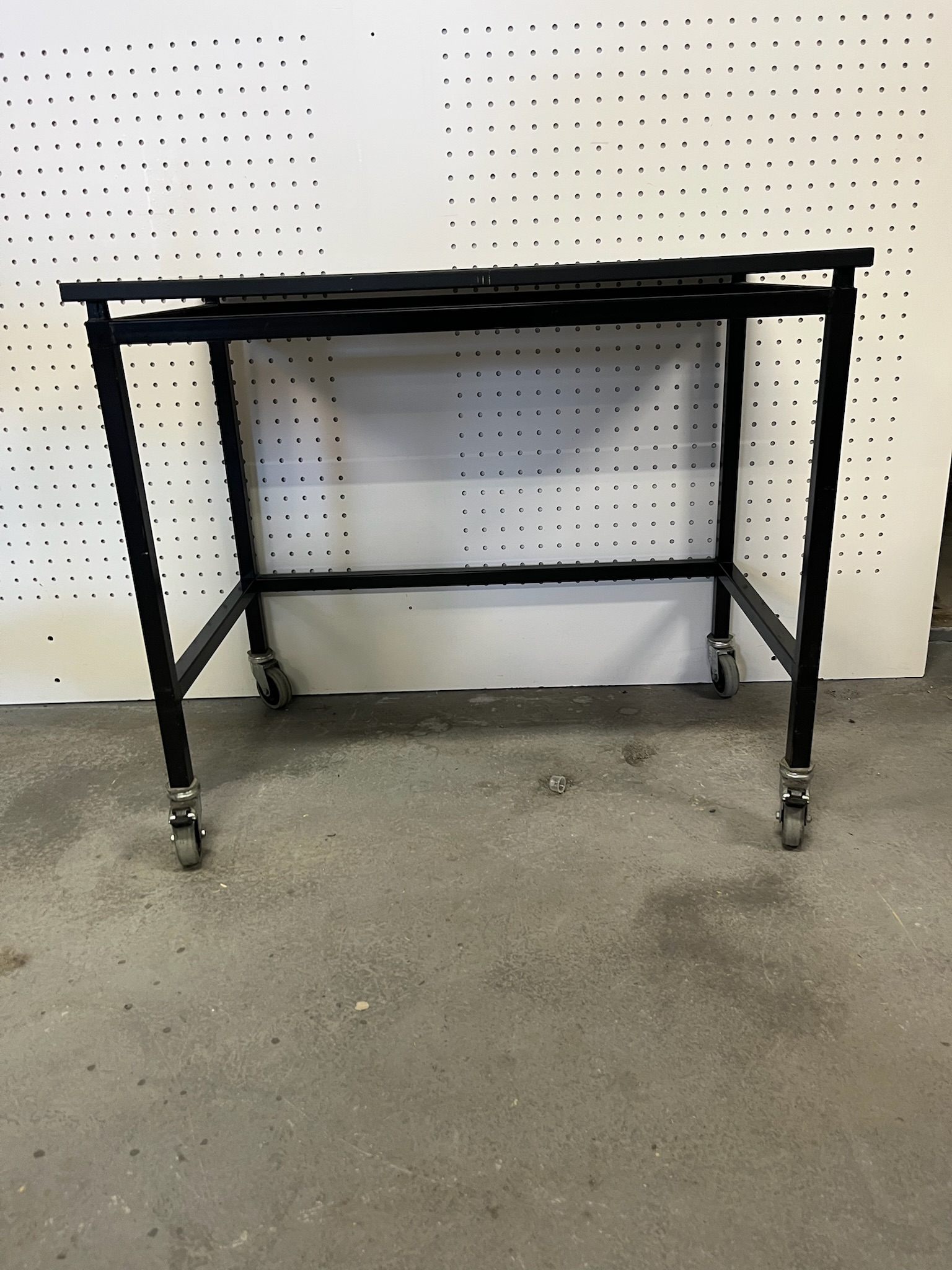 SELT / SOLD Hjólaborð, H71xB86xD51sm. 2