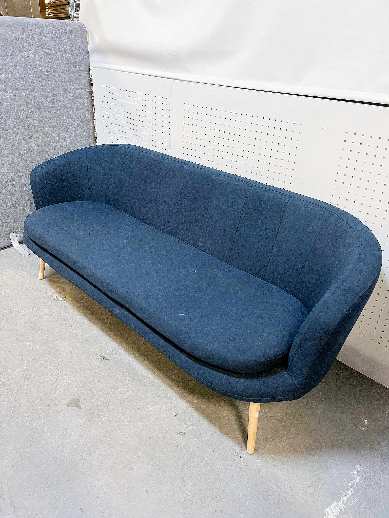 SELT / SOLD Þriggja sæta sófi frá JYSK 2