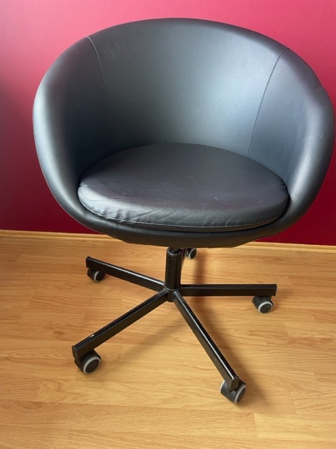SELT / SOLD IKEA skrifstofustóll, svart pleður (4 stk.)