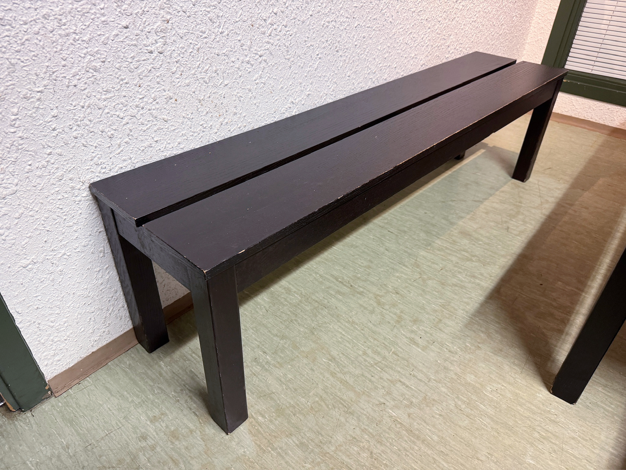 SELT / SOLD Bekkur, L158 x B35 x H45 sm - Sambíóin Álfabakka 2