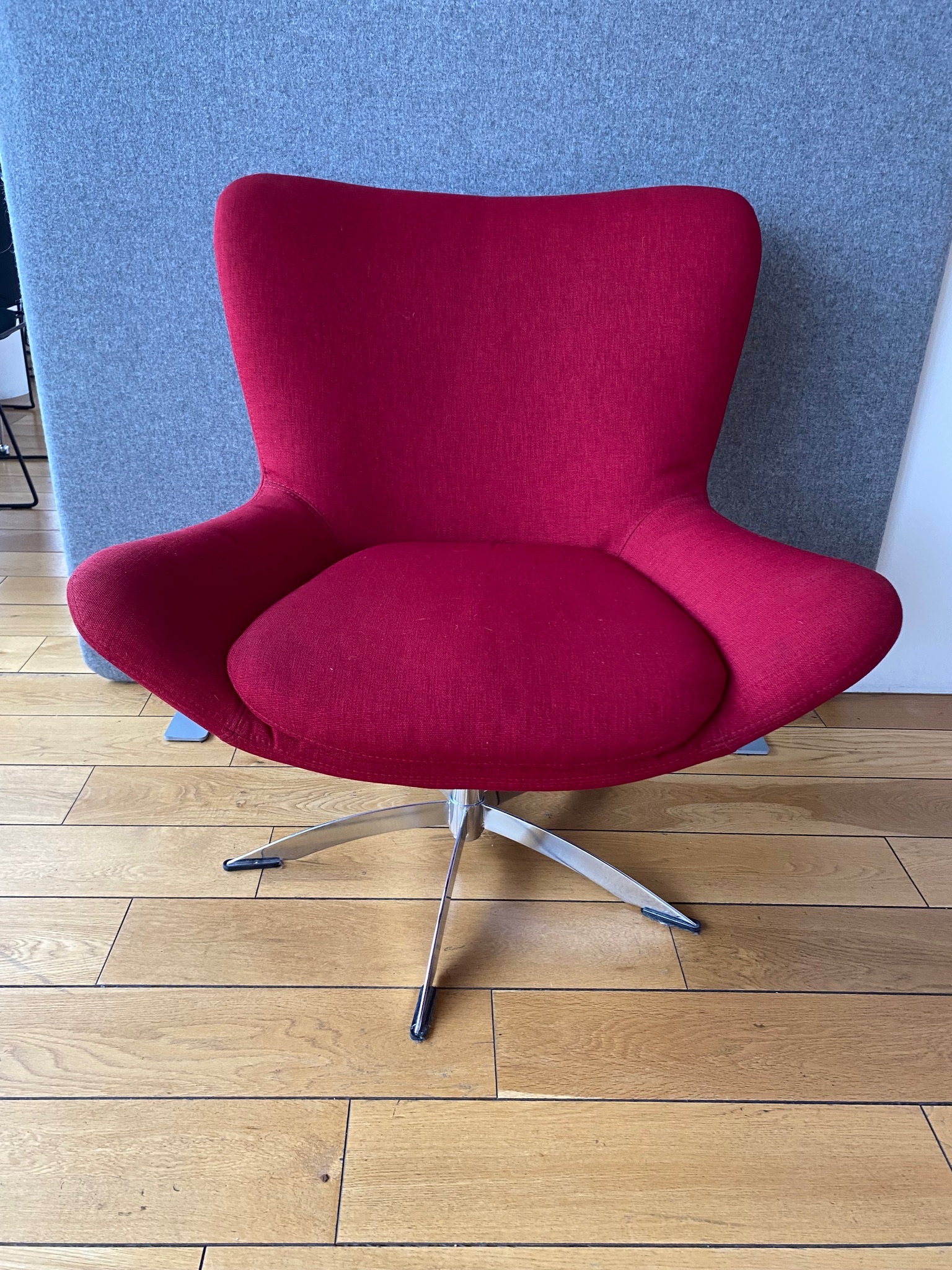 SELT / SOLD Hjort Knudsen hönnunarstóll rauður