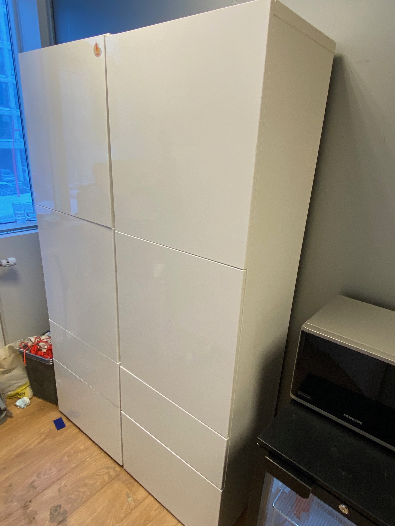 SELT / SOLD 2 Skápar hvítir H192 x B60sm x D40sm 3