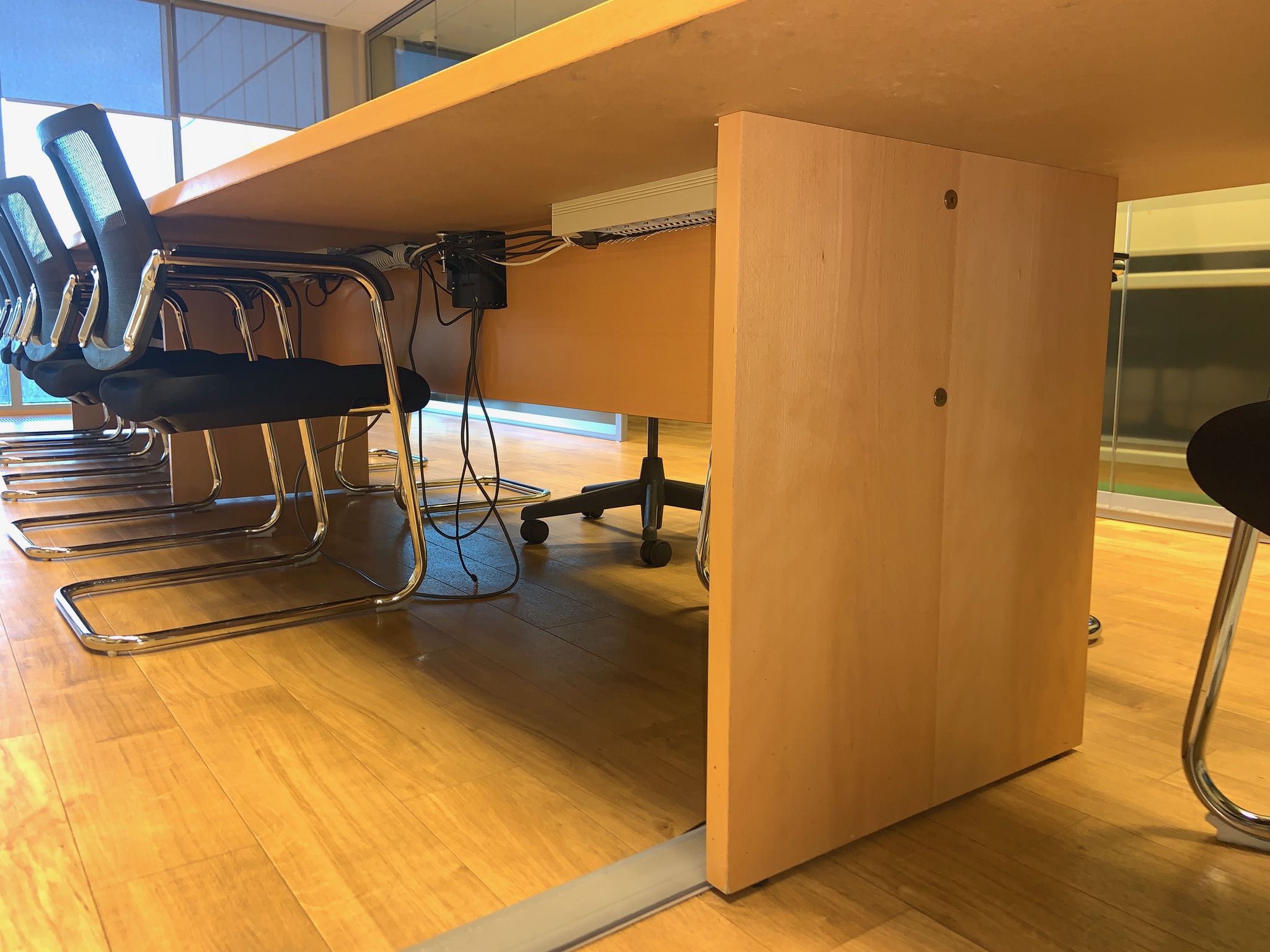 Endurnýtt/selt-fundarborð - 12 til 14 manna 7