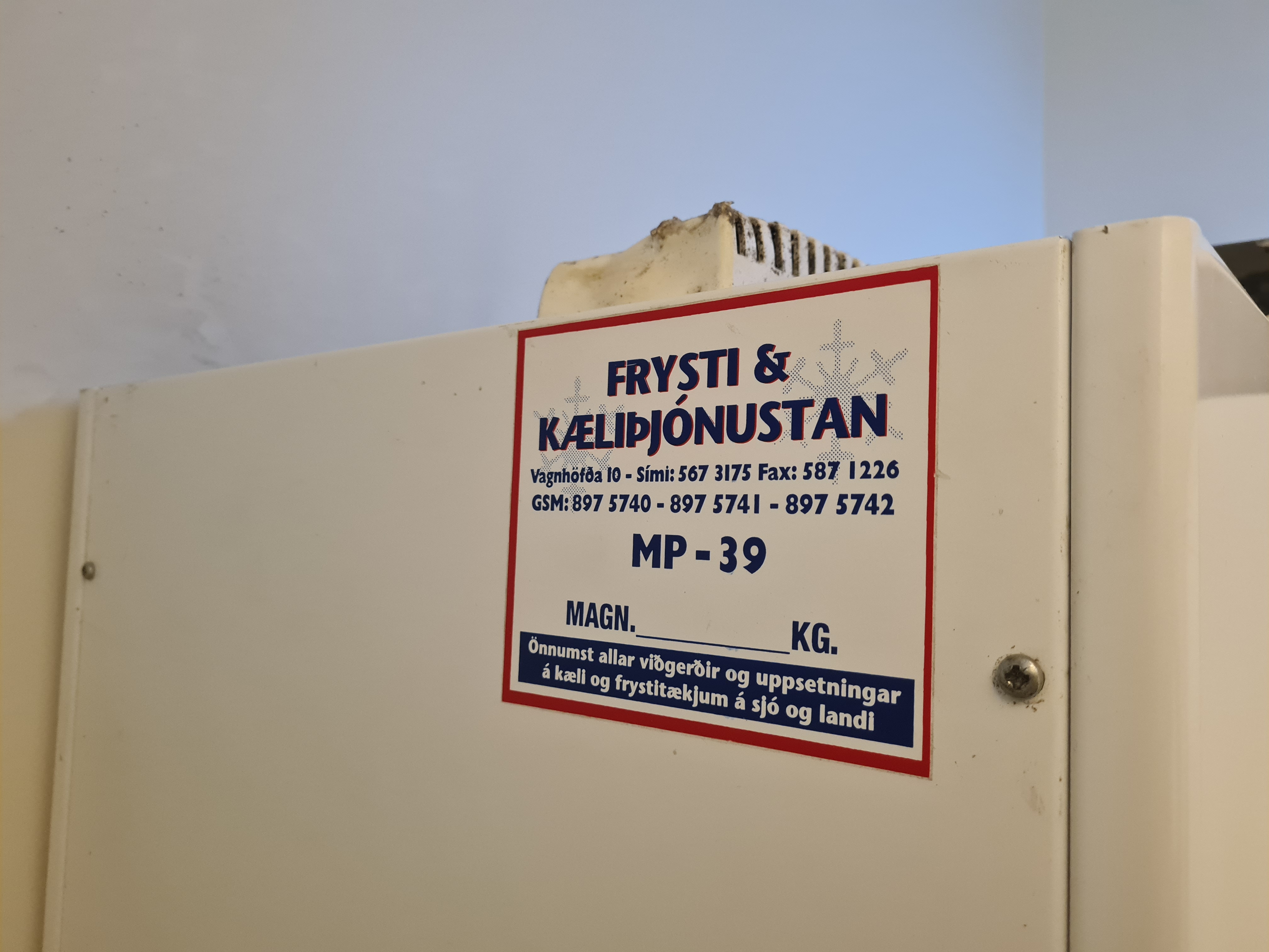 SELT / SOLD - Kæliklefi - manngengur- 2.2 fm. utanmál. 8
