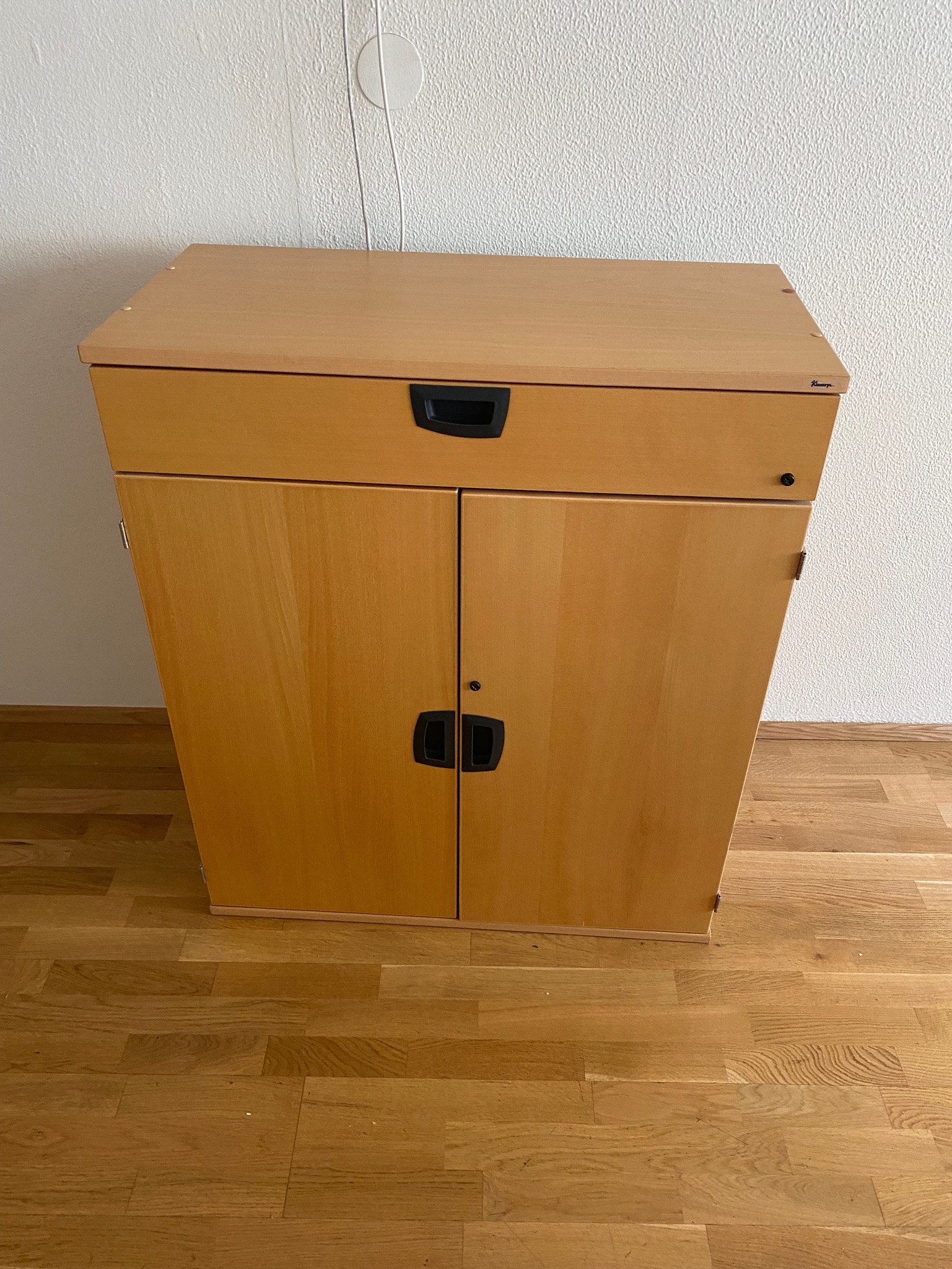 SELT / SOLD Skrifstofuskápur - Kinnarps