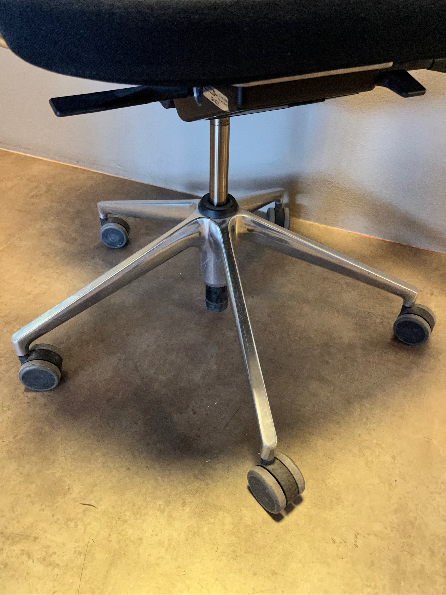 SELT / SOLD Vitra skrifstofustóll frá Pennanum 7