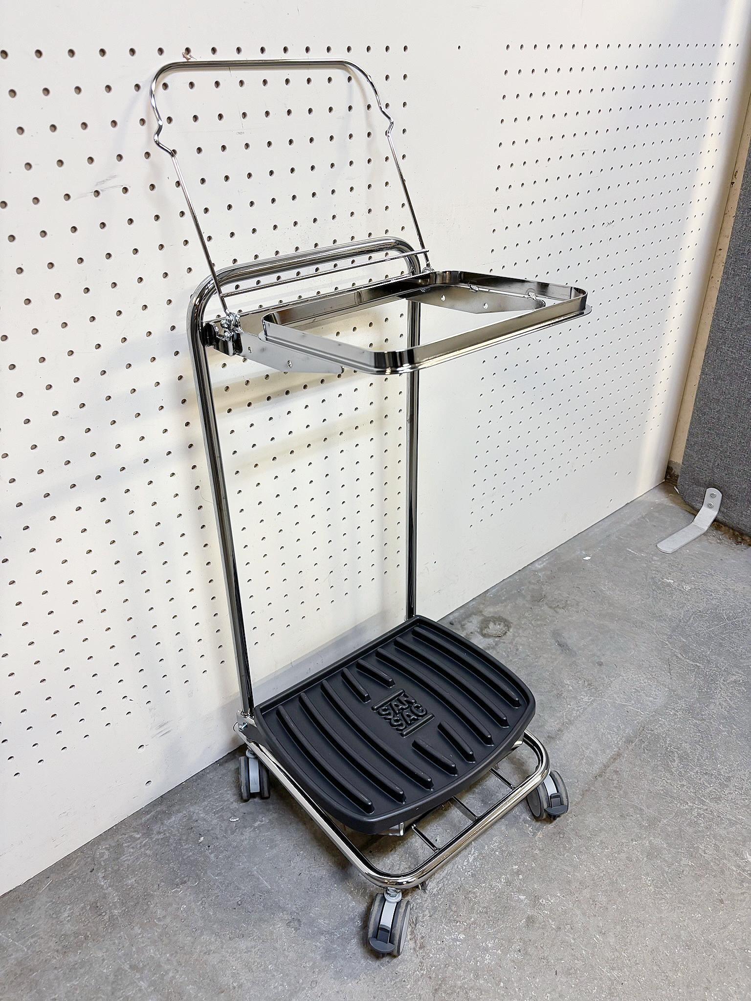 SELT / SOLD San Sac sorp/þvottagrind á hjólum frá Tandur - ónotað
