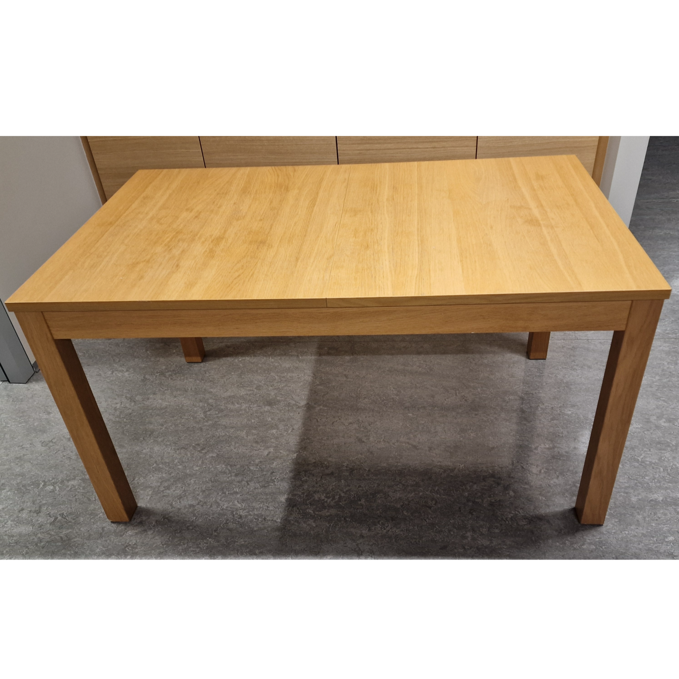 SELT / SOLD Borðstofuborð, L140xB84sm.