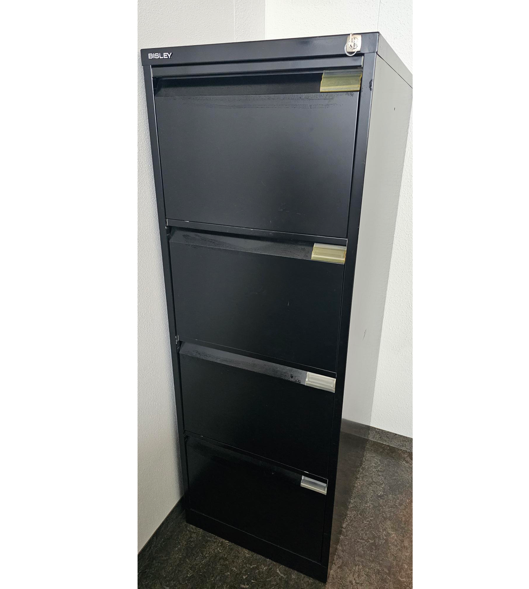 SELT / SOLD Bisley skjalaskápur með 4 skúffum, H132 x B47 x D62 sm.