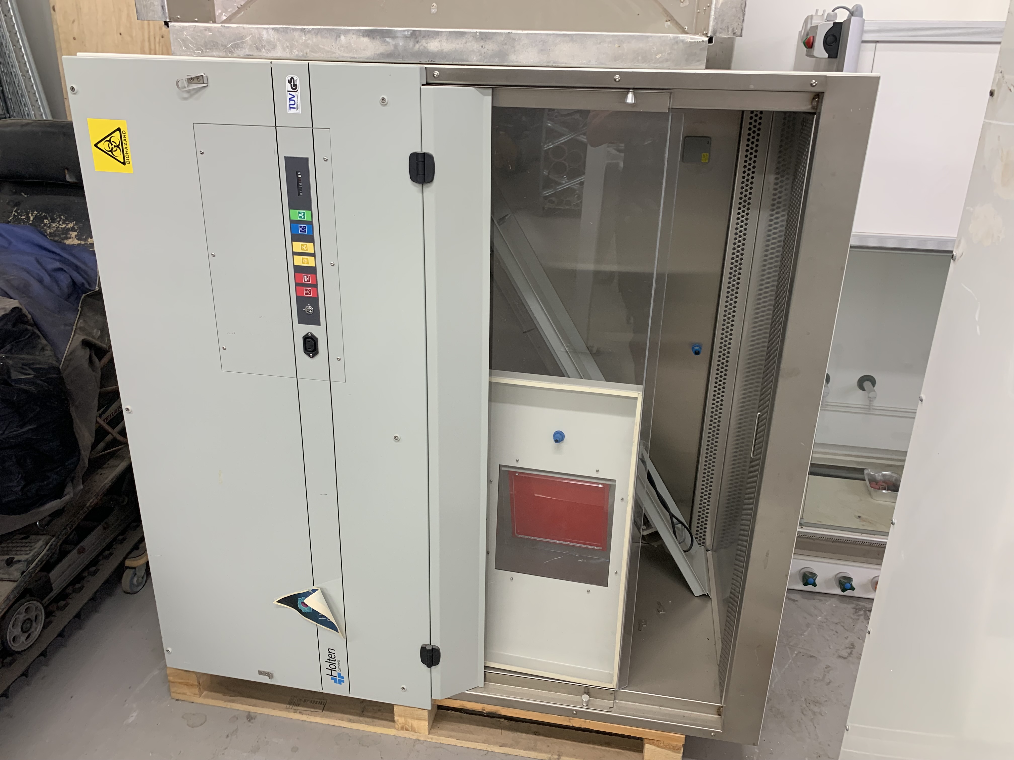 SELT/SOLDIAB Stinkskápur / Fume cupboard nr. 3. 130sm 3