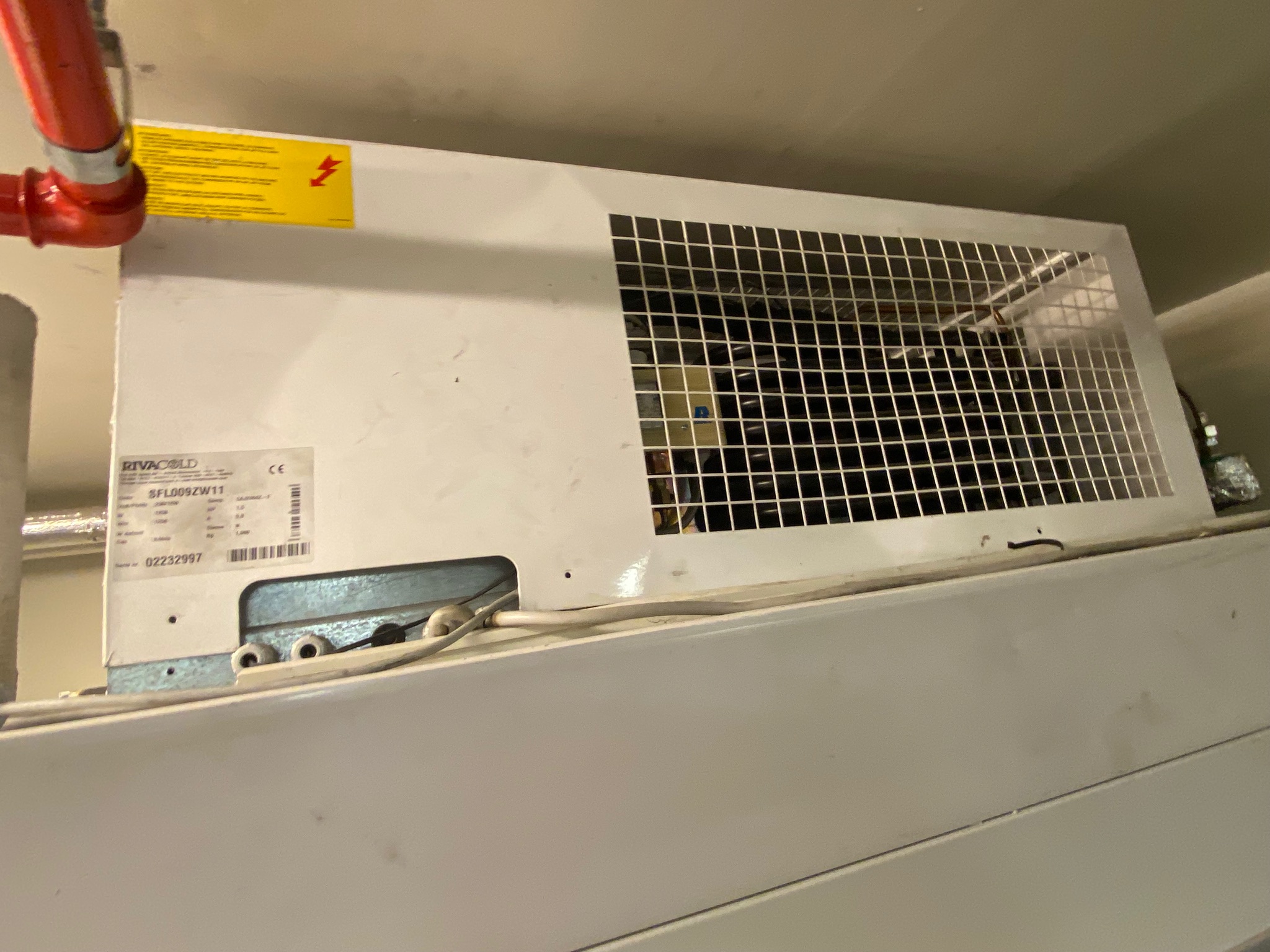 SELT / SOLD Frystir manngengur 1.84 fm toppstandi 14