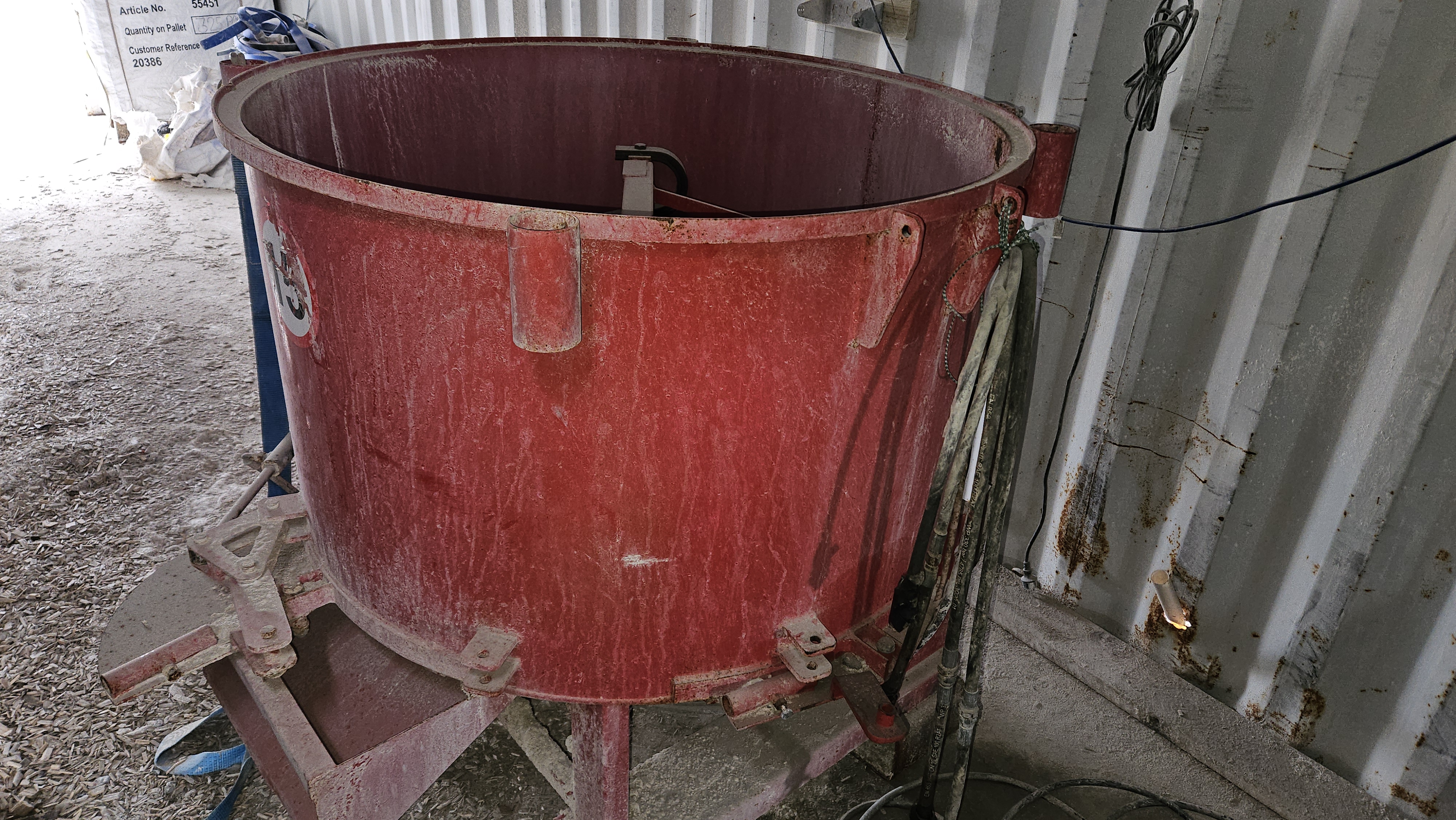 SELT / SOLD - 600 lítra Steypuhrærivél / áburðarhærivél f. kalk - 14