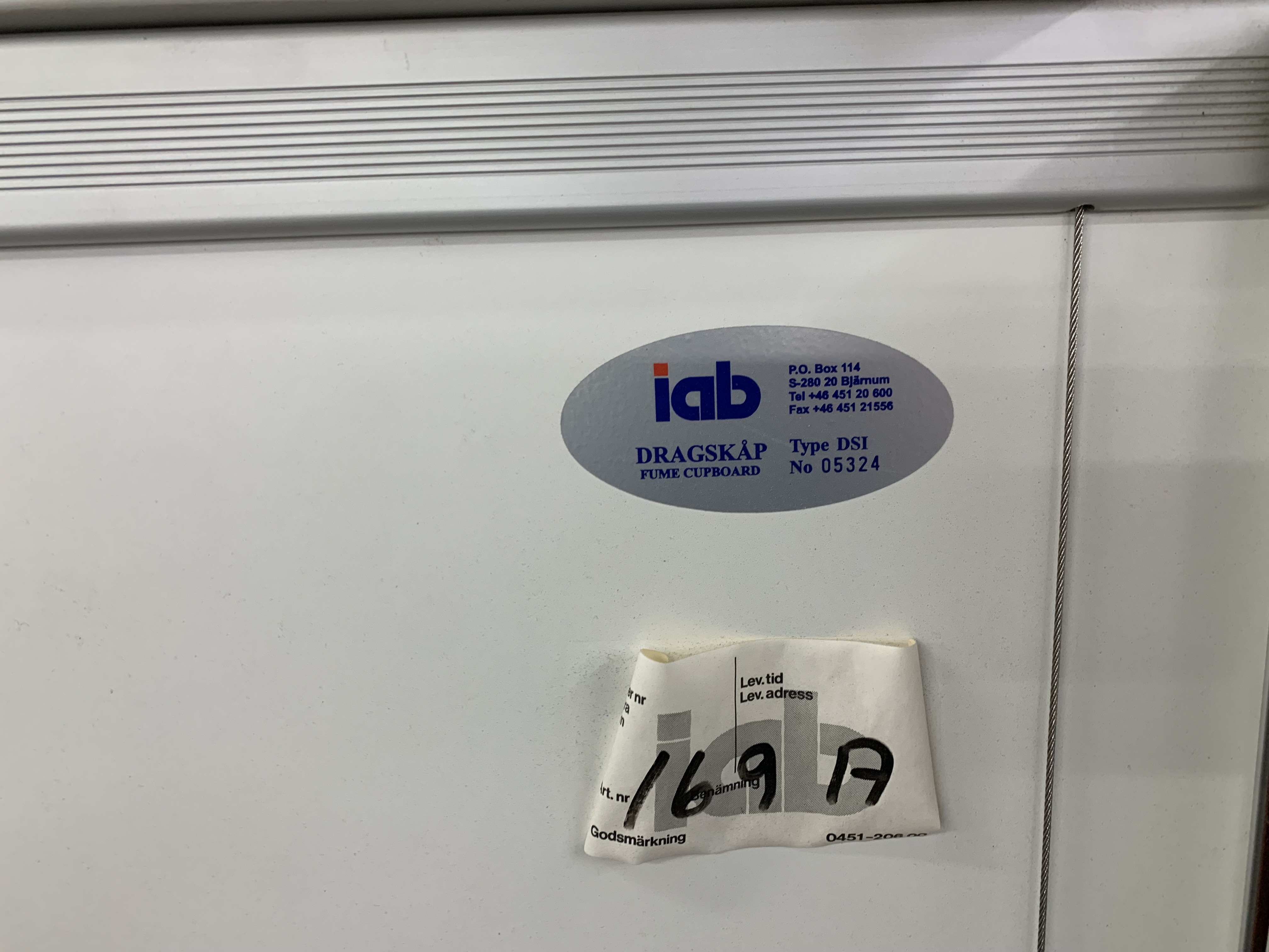 SELT / SOLD IAB Stinkskápur / Fume cupboard nr. 2. 180sm 3