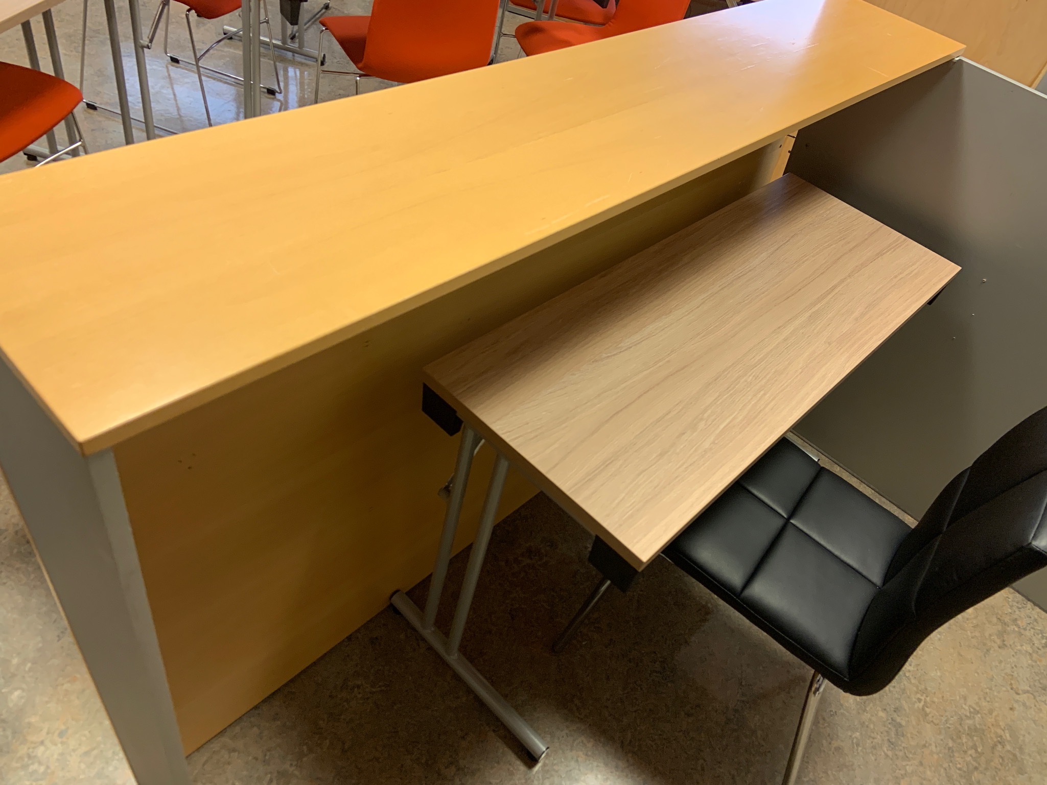 SELT / SOLD Móttökuborð - B184 x D34 sm. 4