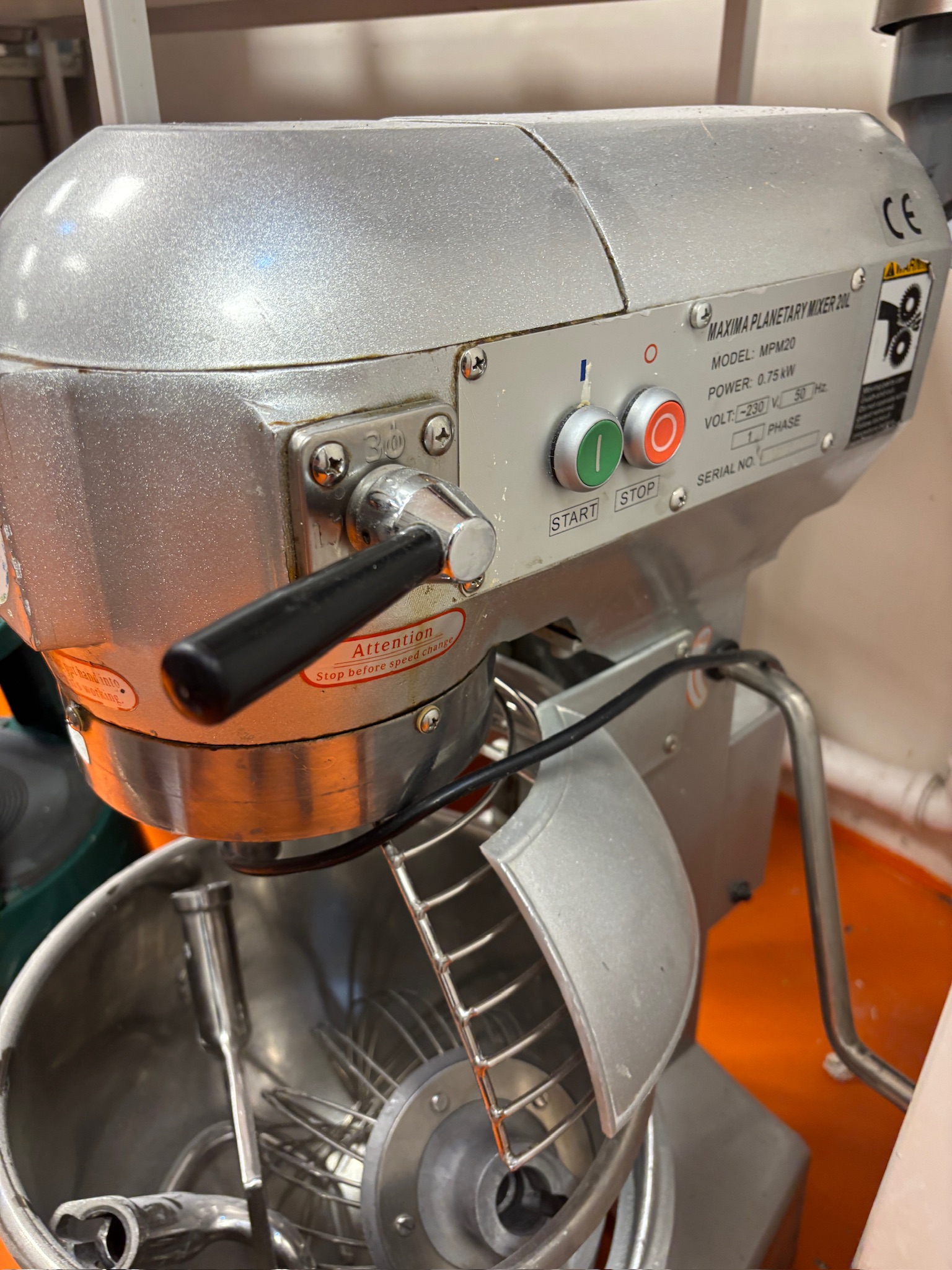 SELT / SOLD Maxima planetary mixer hrærivél 20L 5
