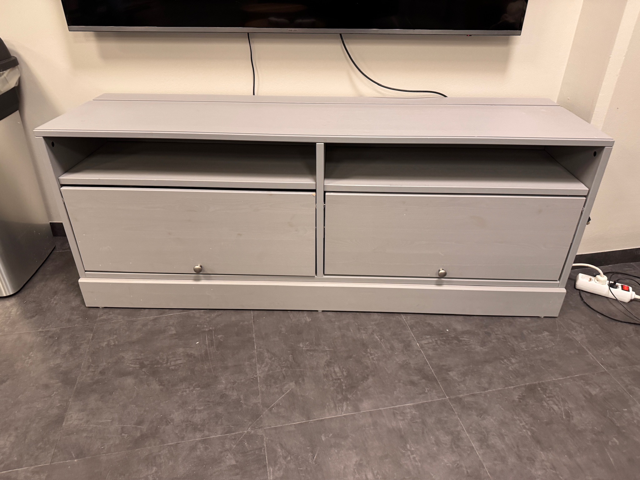 IKEA sjónvarpsskenkur 2