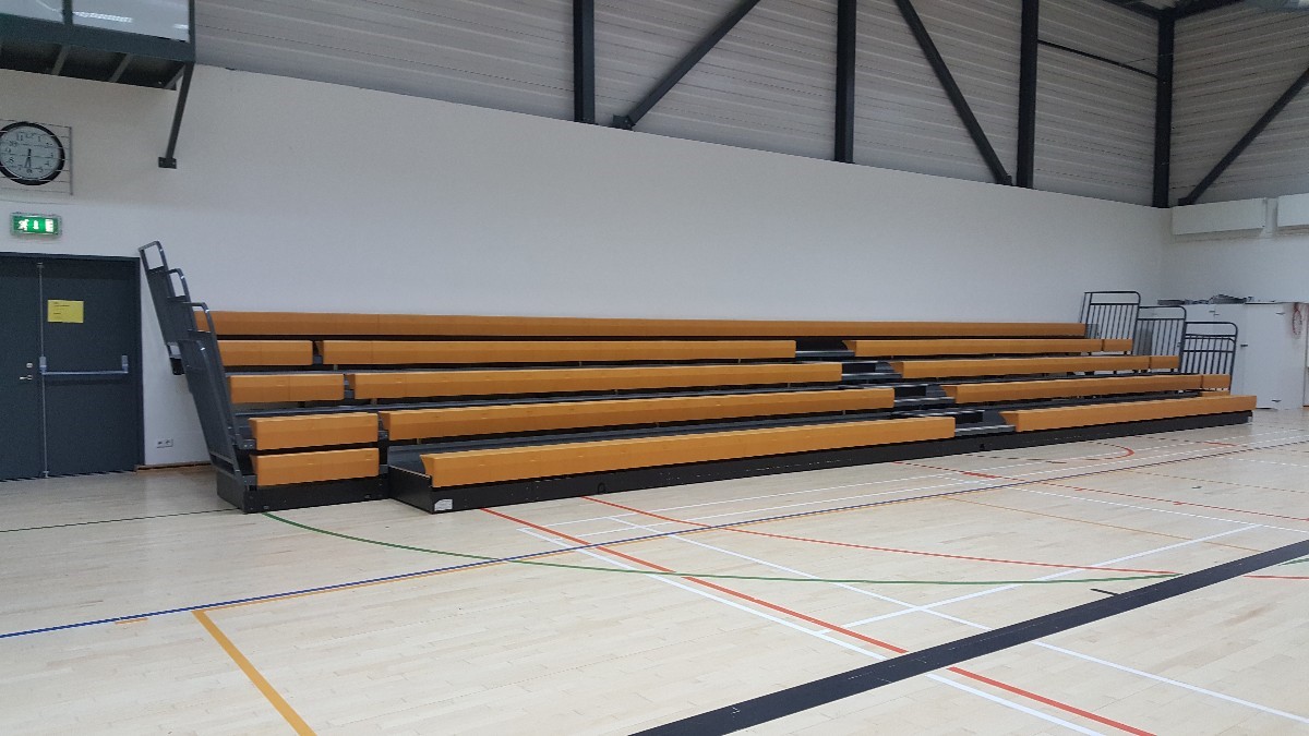 SELT / SOLD - Áhorfendastúka - stúka fyrir alls 200 manns - áhorfendastúkur - s