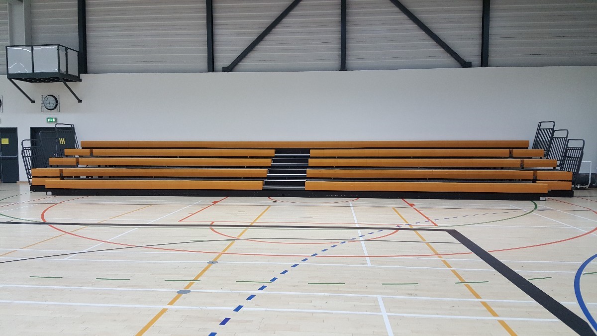 SELT / SOLD - Áhorfendastúka - stúka fyrir alls 200 manns - áhorfendastúkur - s 3